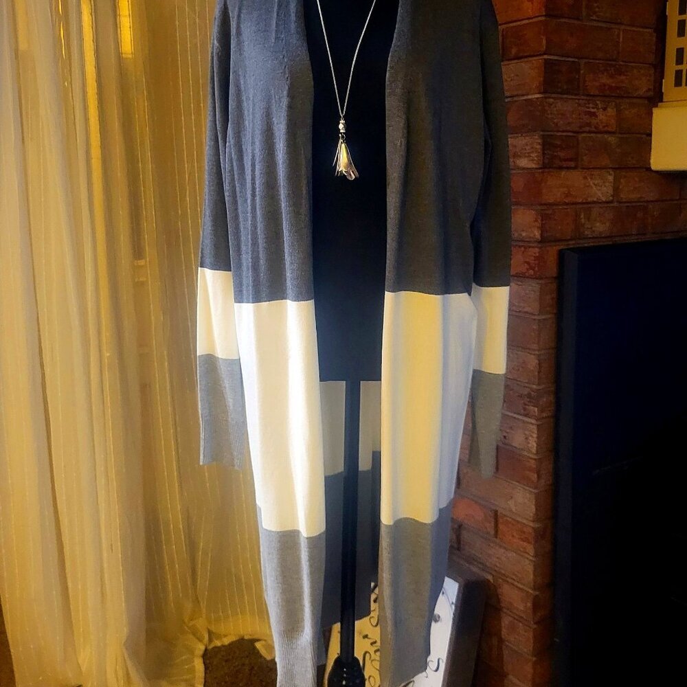 Gray and White Knit Cardigan with Modern Color Block Design